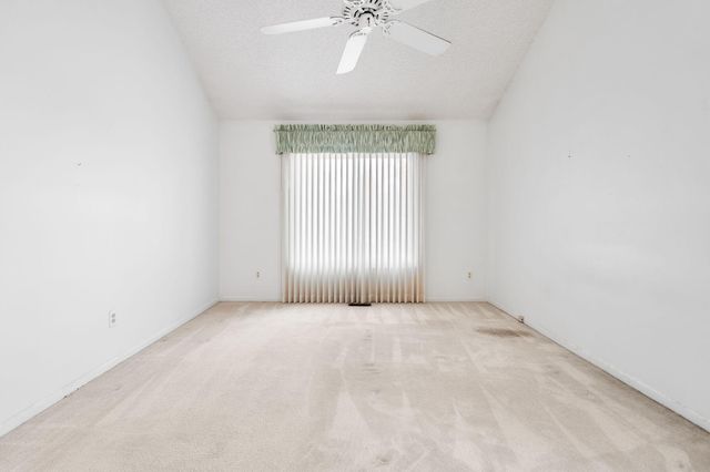 36482 Lochdale, Farmington Hills, MI 48335