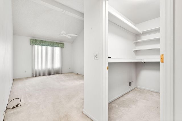 36482 Lochdale, Farmington Hills, MI 48335