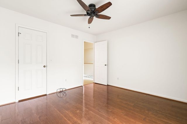 36482 Lochdale, Farmington Hills, MI 48335