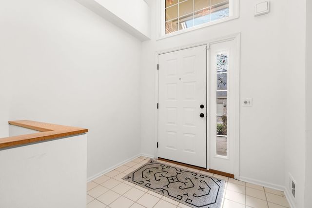 36482 Lochdale, Farmington Hills, MI 48335