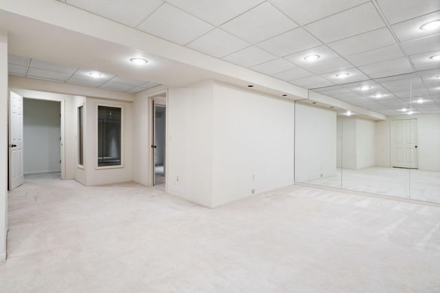 36482 Lochdale, Farmington Hills, MI 48335