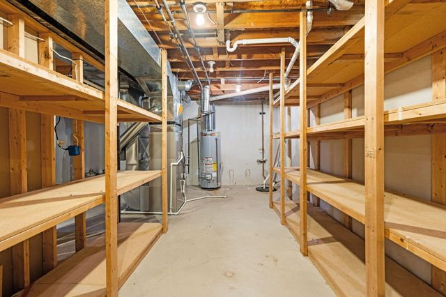 36482 Lochdale, Farmington Hills, MI 48335