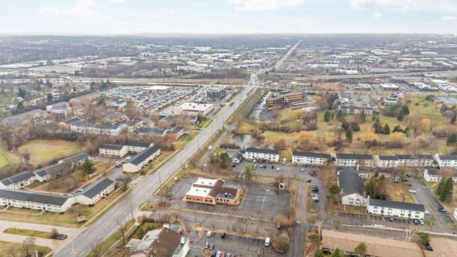 36482 Lochdale, Farmington Hills, MI 48335