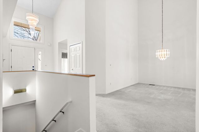 36482 Lochdale, Farmington Hills, MI 48335