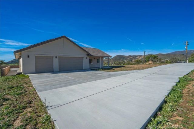 10540 Darling Road, Agua Dulce, CA 91390