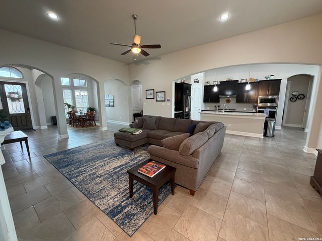 6519 Tallow Way, Converse, TX 78109