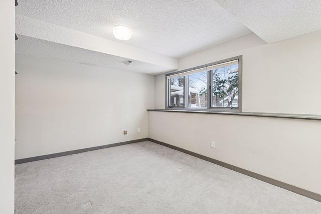 491 Sterling Street S, Maplewood, MN 55119