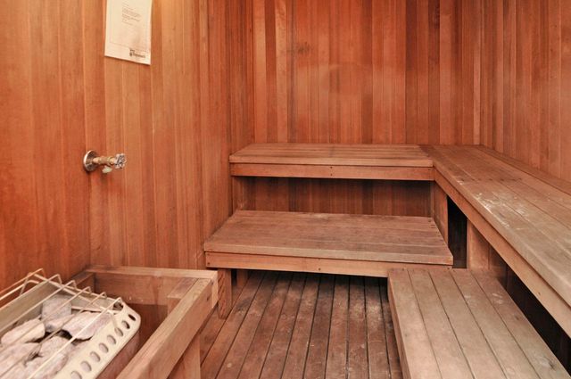 491 Sterling Street S, Maplewood, MN 55119