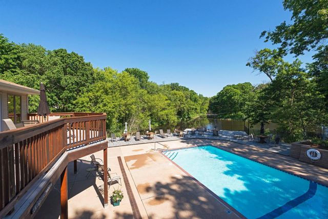 491 Sterling Street S, Maplewood, MN 55119