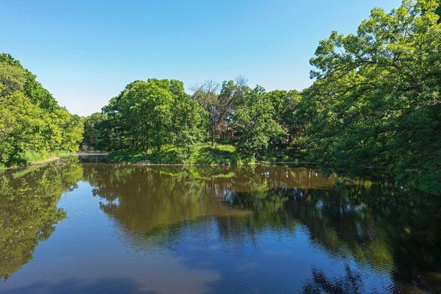 491 Sterling Street S, Maplewood, MN 55119