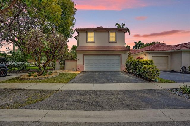 218 NW 75th Ter, Plantation, FL 33317