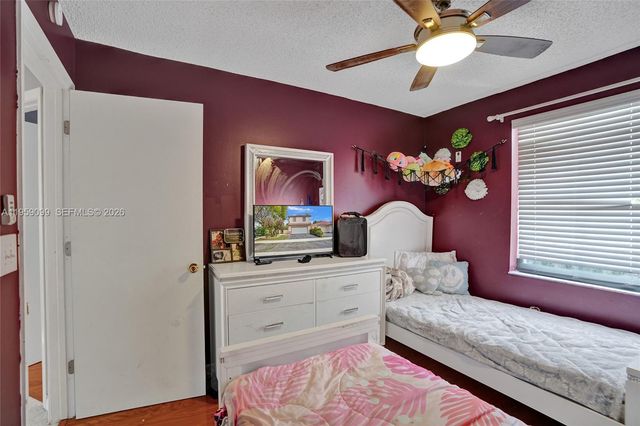 218 NW 75th Ter, Plantation, FL 33317