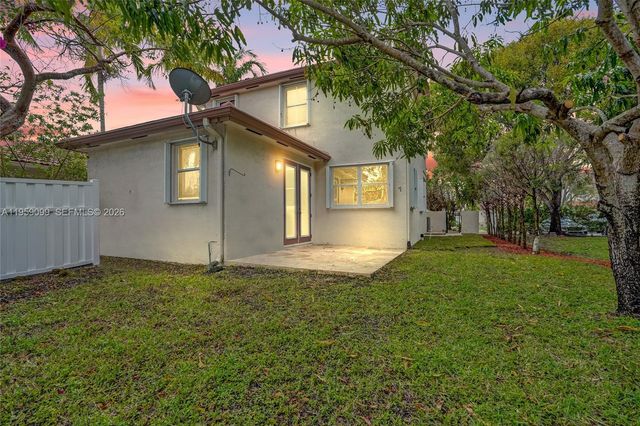 218 NW 75th Ter, Plantation, FL 33317