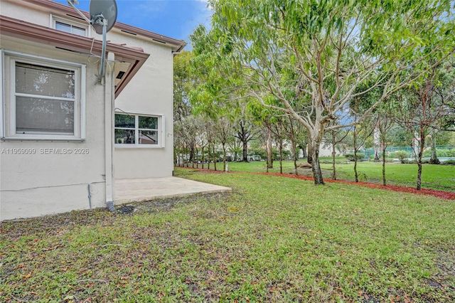 218 NW 75th Ter, Plantation, FL 33317