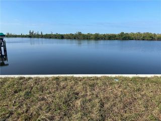 2320 NW 44th PL, Cape Coral, FL 33993