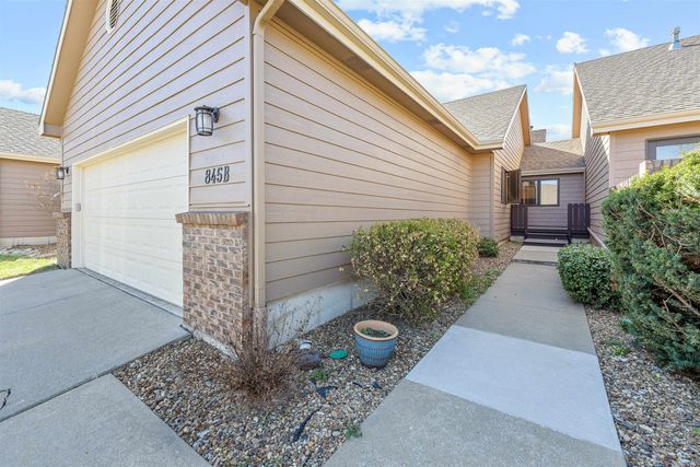 845 Fairdale Rd Apt B, Salina, KS 67401