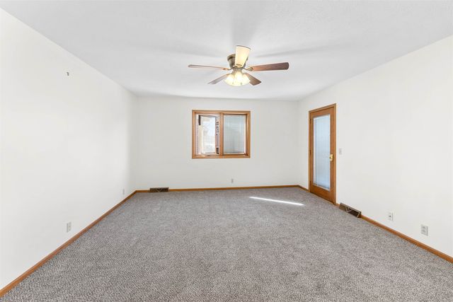 845 Fairdale Rd Apt B, Salina, KS 67401