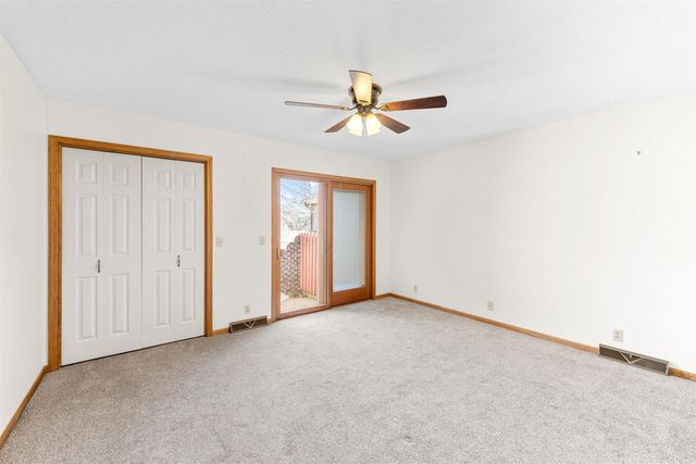 845 Fairdale Rd Apt B, Salina, KS 67401