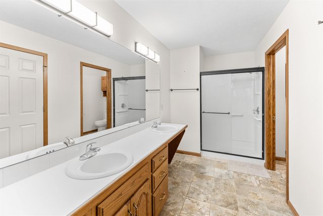 845 Fairdale Rd Apt B, Salina, KS 67401