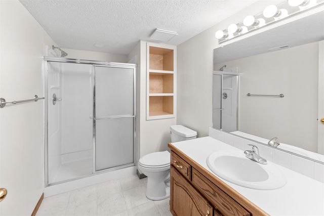 845 Fairdale Rd Apt B, Salina, KS 67401