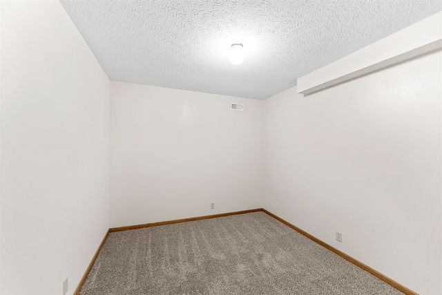 845 Fairdale Rd Apt B, Salina, KS 67401