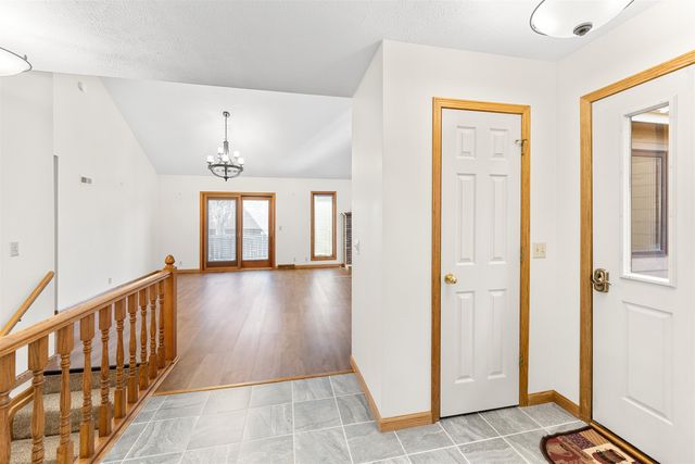 845 Fairdale Rd Apt B, Salina, KS 67401