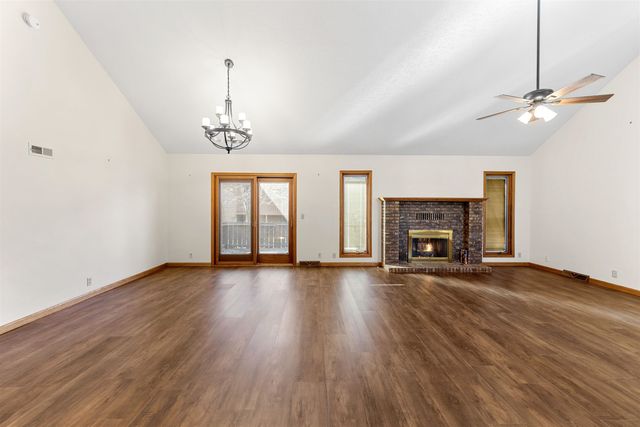 845 Fairdale Rd Apt B, Salina, KS 67401