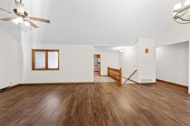 845 Fairdale Rd Apt B, Salina, KS 67401