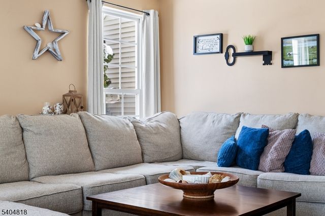 234 Oak Forest Dr, Brick Twp., NJ 08724