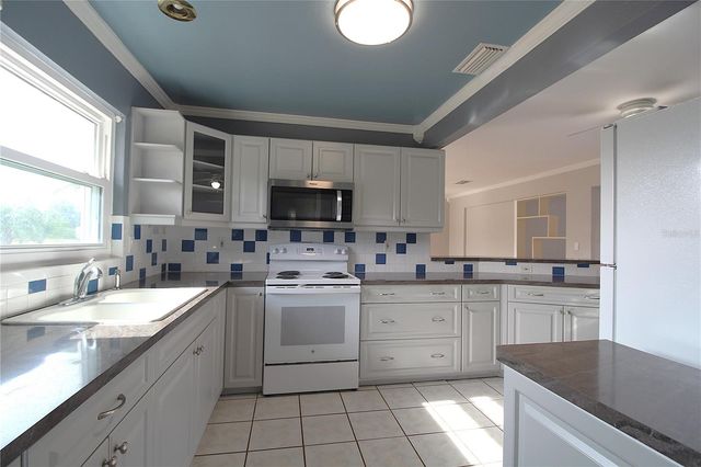 3919 27TH PARKWAY 3919, Sarasota, FL 34235