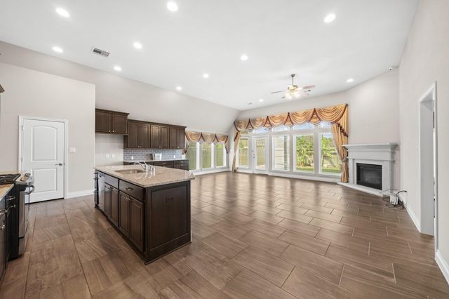 2917 Parkstone Field Lane, Pearland, TX 77584