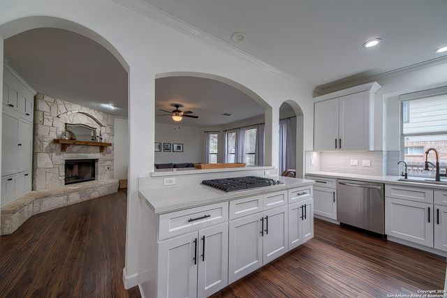 19442 Mill Oak, San Antonio, TX 78258