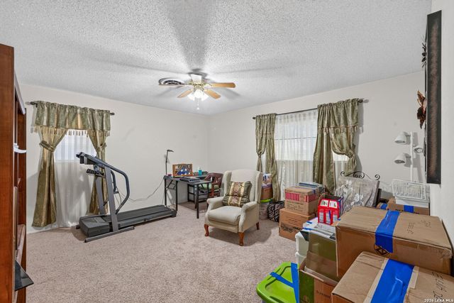 218 LANTANA LN, Pleasanton, TX 78064