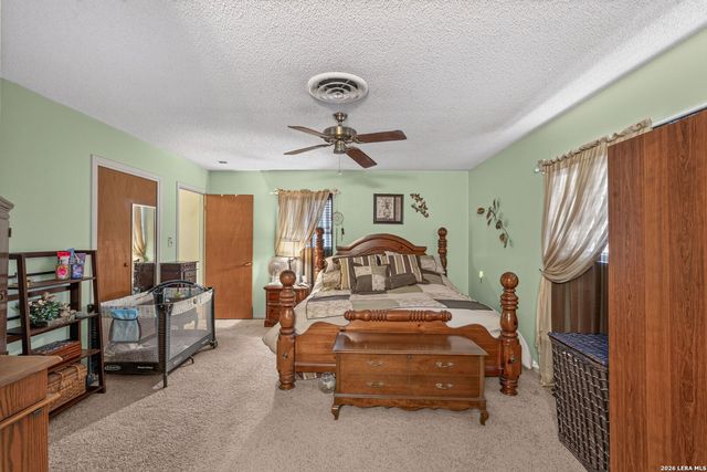 218 LANTANA LN, Pleasanton, TX 78064