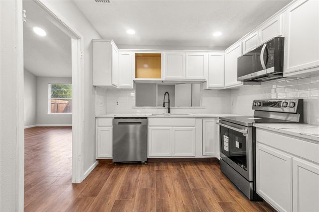 8451 S Meadow Bird Circle, Missouri City, TX 77489