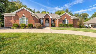 35 Woodmere Circle, St Charles, MO 63303