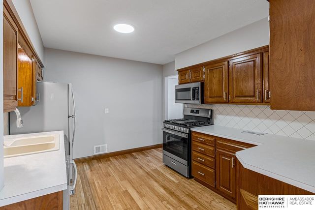 7110 S 38th Street, Bellevue, NE 68147