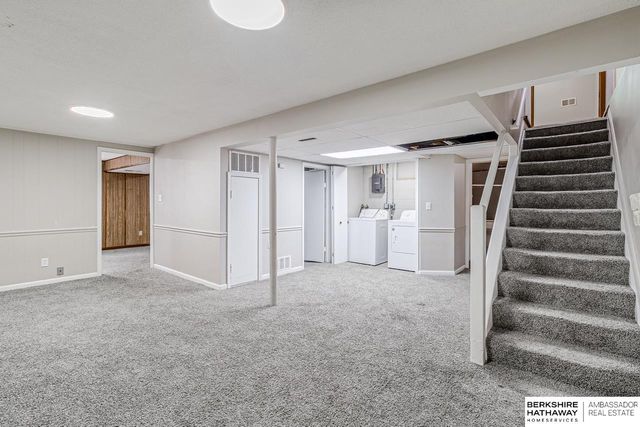 7110 S 38th Street, Bellevue, NE 68147