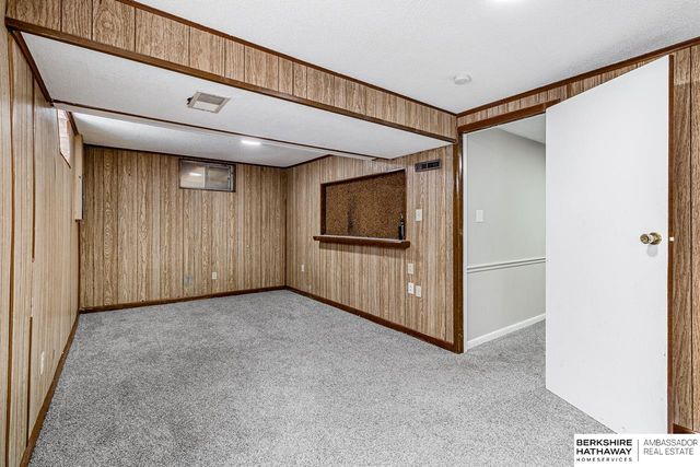 7110 S 38th Street, Bellevue, NE 68147