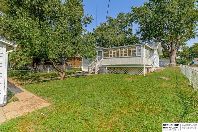 7110 S 38th Street, Bellevue, NE 68147