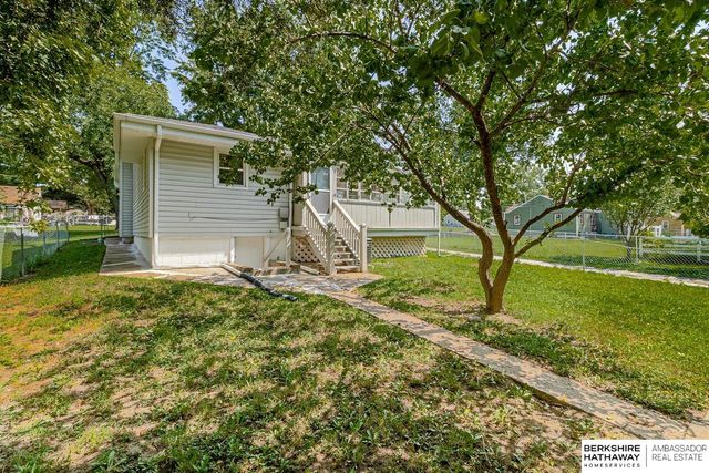 7110 S 38th Street, Bellevue, NE 68147