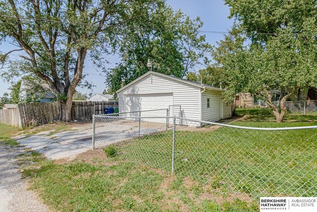 7110 S 38th Street, Bellevue, NE 68147