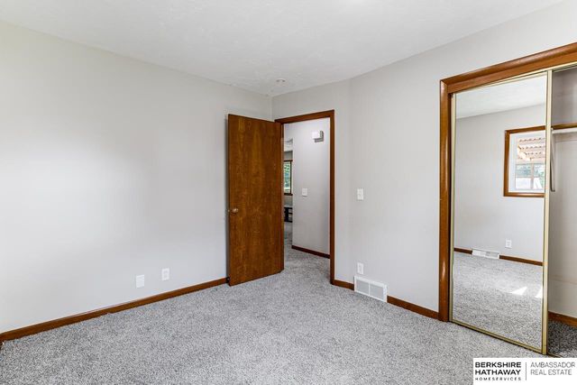 7110 S 38th Street, Bellevue, NE 68147