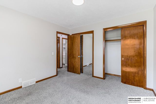 7110 S 38th Street, Bellevue, NE 68147