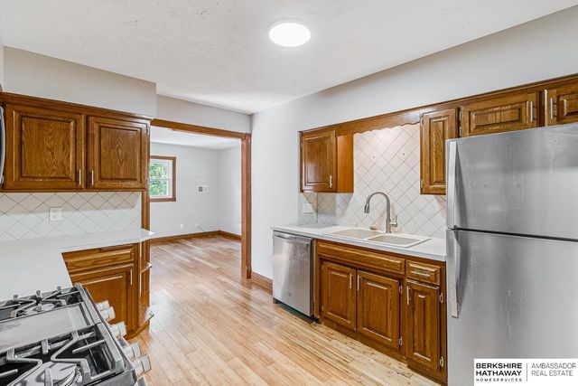 7110 S 38th Street, Bellevue, NE 68147