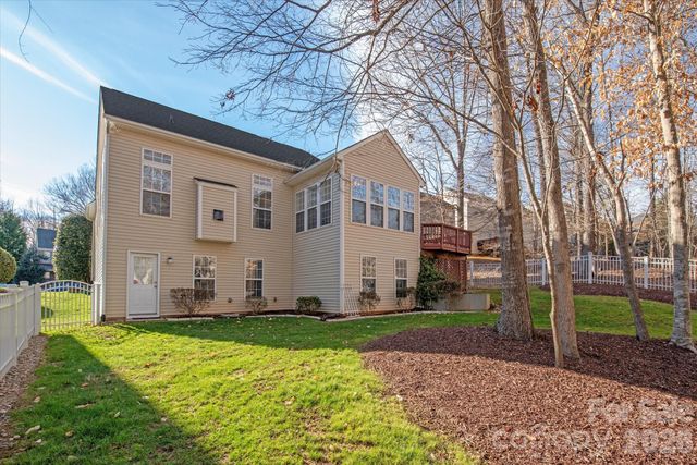 2141 Lord Proprietor Lane, Waxhaw, NC 28173