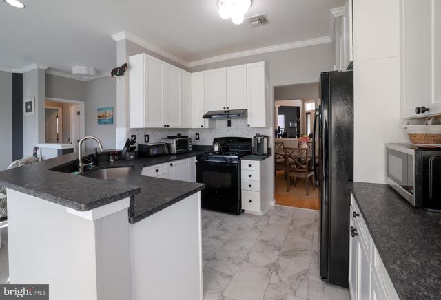 24 JUMPING BROOK LN, Barnegat, NJ 08005