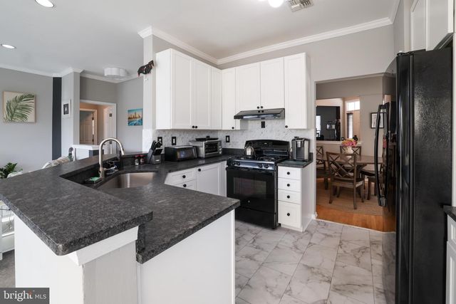 24 JUMPING BROOK LN, Barnegat, NJ 08005