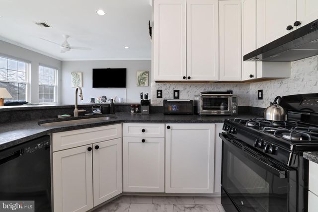 24 JUMPING BROOK LN, Barnegat, NJ 08005