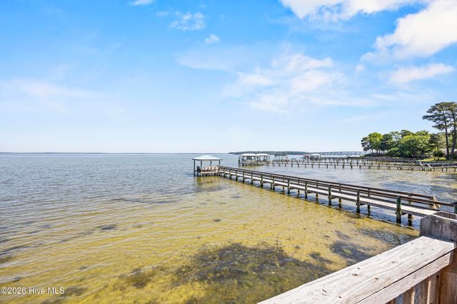 905 Charleston Place, Sneads Ferry, NC 28460
